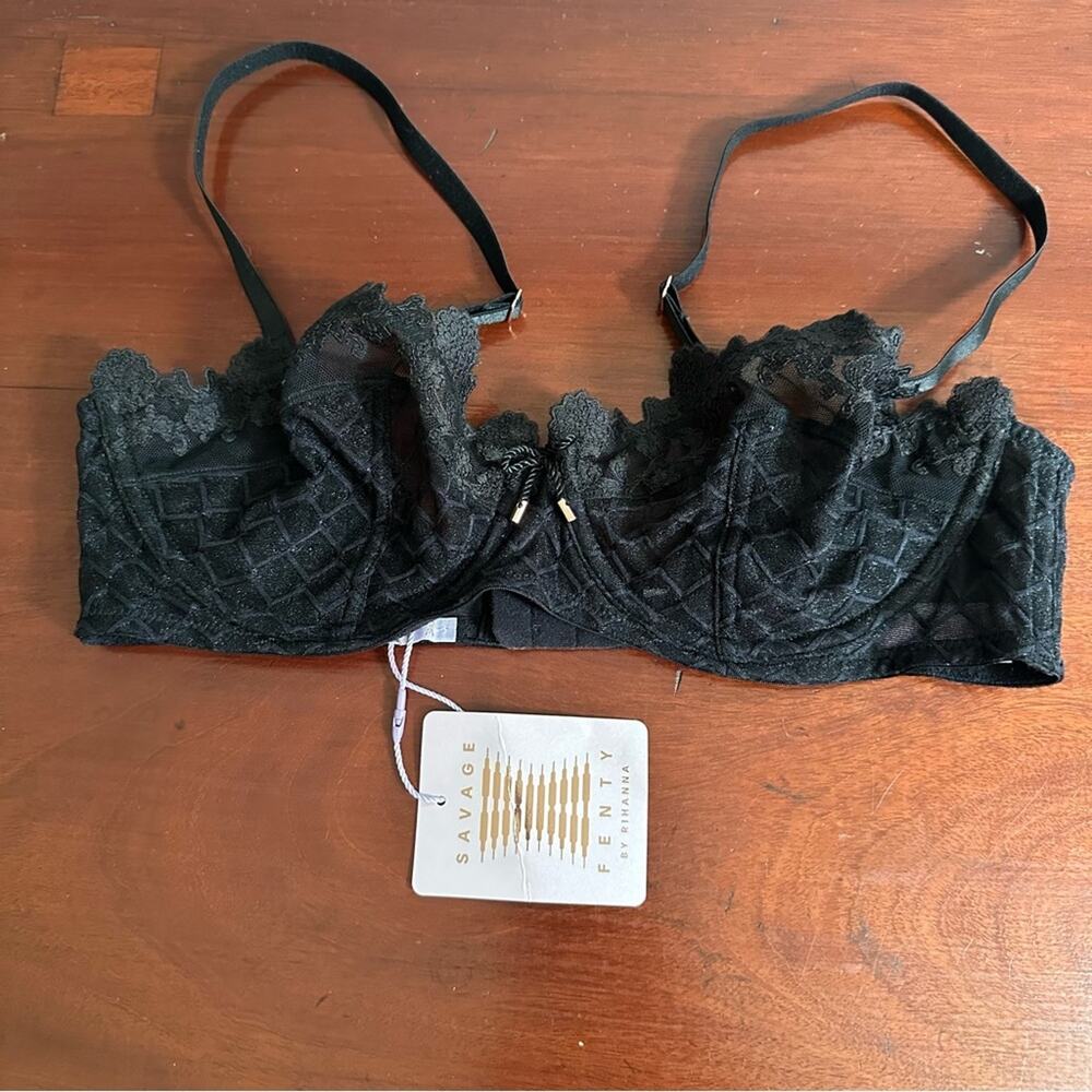 Savage X Fenty Bra Floral Black Lace NWT 34C